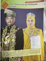 Pending diraja dan keris pendek diraja juga adalah juga sebahagian daripada pakaian istiadat pertabalan. Ting 4 Bab 1 Alat Kebesaran Dan Perhiasan Diraja Quizizz