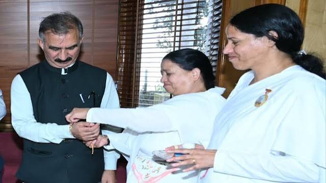 हिमाचल में रक्षाबंधन पर स्कूल-कॉलेज और सरकारी दफ्तर रहेंगे बंद, भाइयों के लिए सुक्खू सरकार ने किया 'व्यवस्था परिवर्तन'