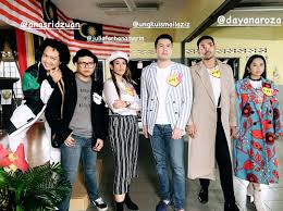 Selain terkenal sebagai pelakon, beliau juga merupakan seorang produser dan penulis skrip. Drama Single Terlalu Lama Tv3 Myinfotaip