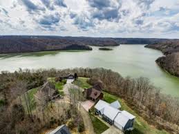 Nestled on a bluff overlooking dale hollow lake in tennessee, . Home For Sale Near Byrdstown Tn Property Image 36 Landsalelistings