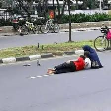 Santuy Banget Ya Guys Santuy Wargaplesenamdua Ngakakkocak Ngakak Ngakaksehat Gambarlucubanget Warga62 Jokes Quotes Memes Quotes Funny Memes