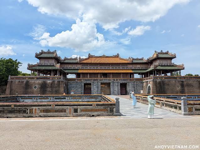 Hue Imperial City: Practical Guide for First-Time Visitors