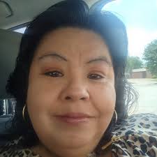 What's your go-to piece of quarantine clothing? I love a good pair of comfy  leggings (minus the heels of course). 🥰 (Got these from Tres Chic)