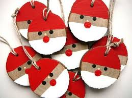 Pour décorer la maison aux couleurs de noël découvrez nos super idées de bricolages et activités manuelles de noël pour enfants : 100 Idees De Marche De Noel Noel Bricolage Noel Decoration Noel