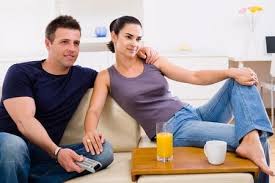Guys, we know you have your preferences, but you should not cross out a shorter girl, even if you are super tall! Why Short Men Make Better Husbands