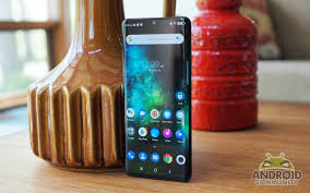 TCL 10L Review: an affordable phone ...