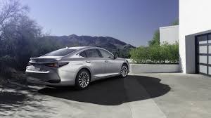 Giá xe Lexus ES 250 mới nhất và đánh giá chi tiết