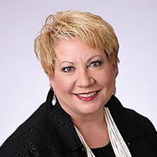 Mary Littler's Instagram, Twitter & Facebook