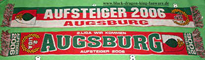 Mit so einer leistung geht es in liga zwei.vielleicht merkt es dann der vorstand das mit so nem trainer nix zu holen ist. Schal Augsburg 2 Te Liga Wir Kommen Fussball Fanshop