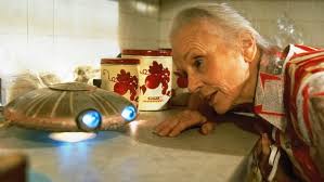 Jessica Tandy and Hume Cronyn in Batteries Not Included (1987).