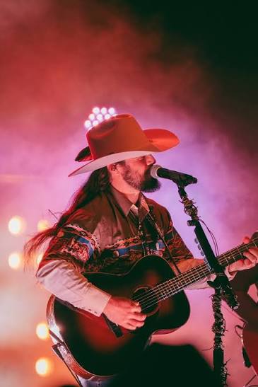 Live Music at Happy's Inn — Ian Munsick photo