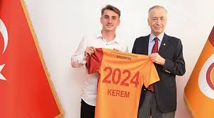 Kerem aktürkoğlu nereli ve kaç yaşında?. Kerem Akturkoglu Galatasaray A Imzayi Atti Futbol Spordetay Com Spor Haberleri
