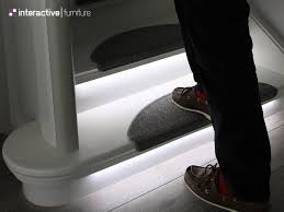 Automatische Led Treppenbeleuchtung Von Interactive Furniture De Led Treppenbeleuchtung Treppenbeleuchtung Beleuchtung