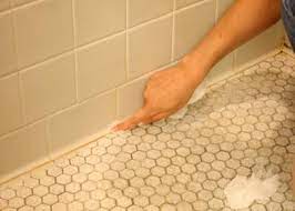 These instructions for how to caulk a bathtub are super easy to follow and will give you a perfectly straight and tidy caulk line, just like the pros. Learn How To Re Caulk Your Bathroom How Tos Diy