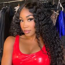 Ariane Andrew sur X : "😏"