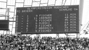 Wir werden selbst den wechsel noch bezahlen. Bayern Gegen Schalke Von Schutzenfesten Und Blamagen Dfb Deutscher Fussball Bund E V