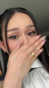 Elba Kramer's Instagram, Twitter & Facebook