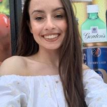 Bobbie Saxon's Instagram, Twitter & Facebook