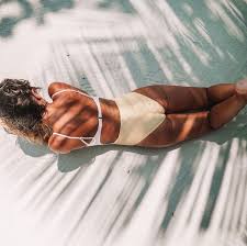 Resort 22 tendenza foulard mix; Costumi Da Bagno I Brand E Marchi Moda Per L Estate 2021