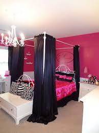 Maybe this is a good time to tell about hot pink and black bedroom. Pin On Animal Print Bedroom