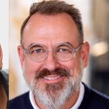 Who is Scott McNeil dating? Scott McNeil girlfriend, wife