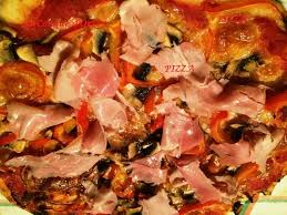 100 g de jambon cuit. Pizza Aux Poivrons Champignons Et Jambon La Conque D Or