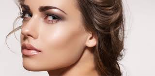 Who can do natural prom makeup in Jackson, TN?