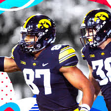 In fact, that average was the highest among all nfl tight ends with at least 10 catches last year. Nfl Draft 2019 Iowa Tes T J Hockenson Noah Fant Can Make 1st Round History Sbnation Com