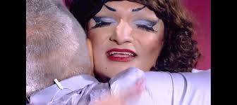 Foto: Lulu Santos abraça Deena Love no 'The Voice Brasil'