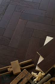 Kevin jackson of kj flooring takes a tired parquet floor and turns it into a thing of beauty. Traditional 12 Black Walnut Engineered Oak Herringbone Parquet Flooring Ec17 Ebay