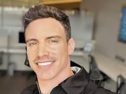 Spevák legendárnej kapely prežíva náročné obdobie: Zomrela najdôležitejšia  žena jeho života!