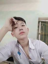 Quyền linh (tên thật là mai huyền linh, sinh ngày 28 tháng 7 năm 1969) là một diễn viên điện ảnh, diễn viên hài, nghệ sĩ kịch nói và người dẫn chương trình người việt nam. 28 Ngo Quyá»n Linh Y TÆ°á»Ÿng Trai Ä'áº¹p Hinh áº£nh Ngo