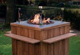 Der Propan Gas Betriebene Bar Feuertisch Von Happy Cocooning Ist Ein Beliebter Treffpunkt Am Echten Und Warmenden Feuer Aus Teakholz Feuertisch Teak Teak Holz