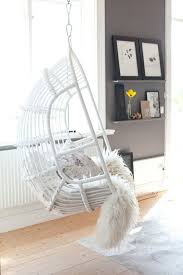 63 Idees Avec Une Balancoire Pour Votre Salon Archzine Fr Deco Salon Chaise De Chambre Chambres A Theme
