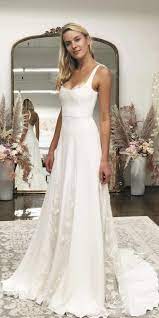 Viele bräute wählen ein schlichtes hochzeitskleid und tragen dieses am vorabend der hochzeit. 27 Awesome Simple Wedding Dresses For Cute Brides Awesome Brides Cute Dresses Simple Wedding Braut Kleider Hochzeit Hochzeitskleid
