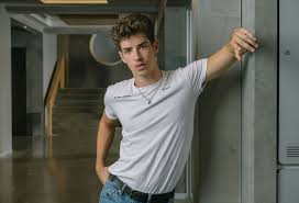Dem cast bleiben allerdings auch einige altbekannte gesichter erhalten: Neue Hotties Erste Bilder Von Netflix Elite Staffel Vier Promiflash De