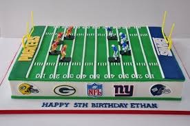 Wow your guests with this football field cake tutorial for your home bowl party. Football Field Cake Birthday Cakes Football Field Cake Football Birthday Cake Superbowl Cake