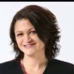 Heidi Clemons's Instagram, Twitter & Facebook