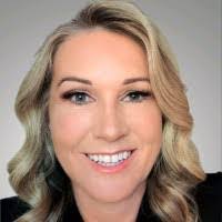 Regina Bolton's Instagram, Twitter & Facebook