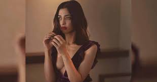 Radhika apte's ghoul is one of the scariest and deep netflix original show. When Radhika Apte Revealed Doing Phone S X For An Audition I Had To Do It In Front On Everybody