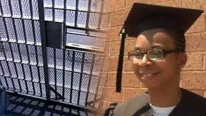 85 Ohio inmates celebrate graduation behind bars