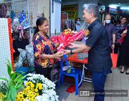 Pihak polis dan imigresen menjalankan operasi ke atas pendatang tanpa izin di bandar lama petaling jaya (pj old town), tiga. Utc Sentul Imigresen