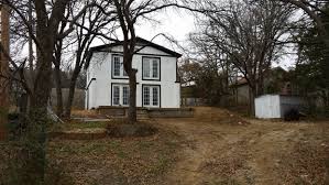 Lakefront Lakeview With Fixer Upper Or Tear Down Lake Texoma Waterfront Home For Sale Waterfront Homes For Sale Waterfront Homes Lake View