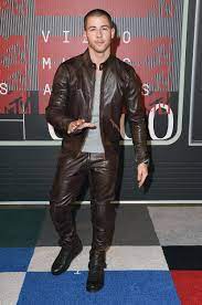 Nick Jonas Rocks Mtv Vmas 2015 Red Carpet Mtv Video 4 Leather Jacket Men Style Nick Jonas Leather Men