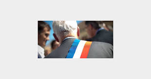 Il concerne les maires des communes de moins de 500 habitants. Municipales Salaire Ou Indemnite Combien Gagne Un Maire Terrafemina