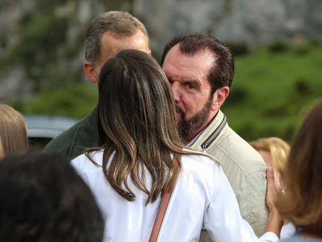 La duradera discreción de Jesús Ortiz, padre de la reina Letizia | Vanity  Fair