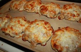 Check spelling or type a new query. Ingredients 1 Med Onion Chopped 1 Tsp Cooking Oil 1 Lb Lean Ground Beef 1 Can S 10 Oz Tomato Soup 1 4 C Water Pizza Burgers Cooking Recipes Recipes