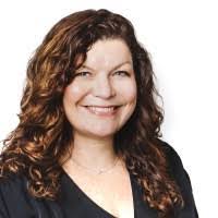 Elizabeth Bagot's Instagram, Twitter & Facebook