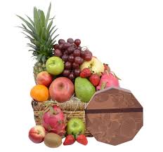 Traditional Fruit Basket With Peninsula Mooncake By Gift Hampers Sg Moon Cake Fruit Basket Pineapple Gifts