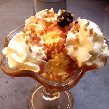 Coupe Glace Vanille Et Abricot Frais Compote Aux Eclats De Noisette Recettes De Cuisine Gastronomie Alimentation
